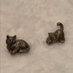 Cat pins